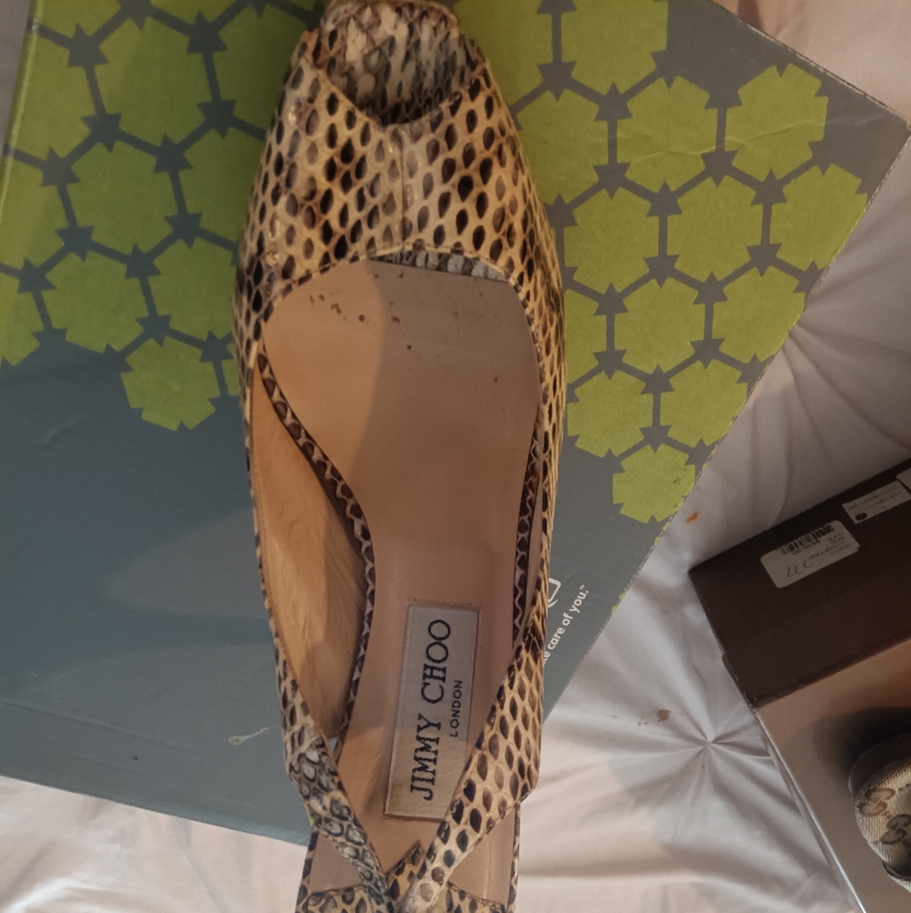 Women's shoes
